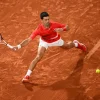 Roland-Garros Scooter And Helmets|Photo Djoko Forehand 15x21 cm - Multicolore