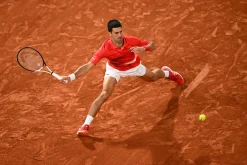 Roland-Garros Scooter And Helmets|Photo Djoko Forehand 15x21 cm - Multicolore